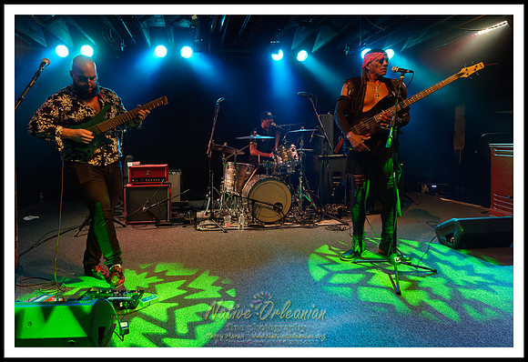 cyril_nevilles_bday_tipitinas_jm_101422_025