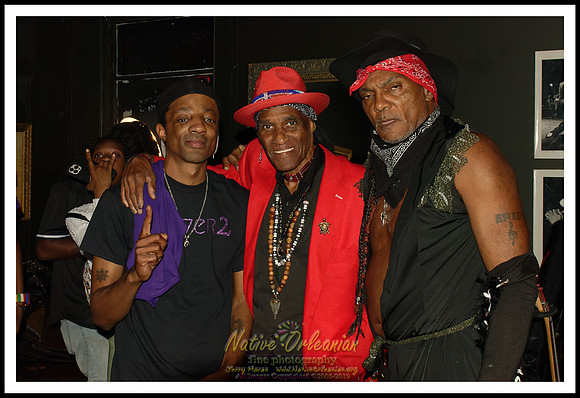 cyril_nevilles_bday_tipitinas_jm_101422_003