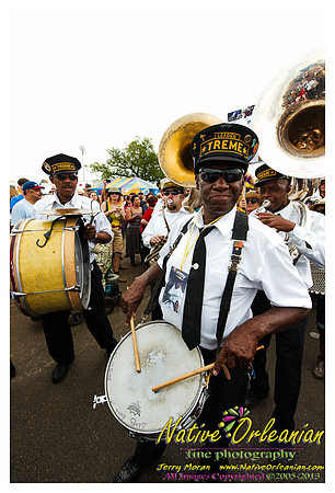 uncle_lionel_jazz_fest_second_line_jm_042813_013