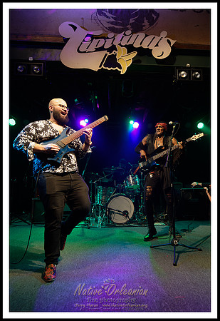 cyril_nevilles_bday_tipitinas_jm_101422_027