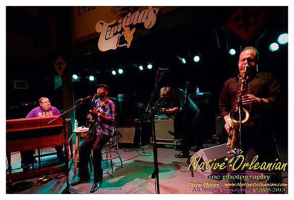walter_wolfman_washington_instruments_a_comin_tipitinas_jm_042913_005