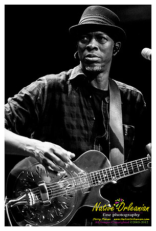 keb_mo_hob_Jan_29_2012_jm_010