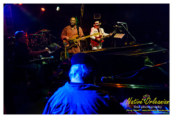 tipitinas_fess_house_party_jm_092912_002