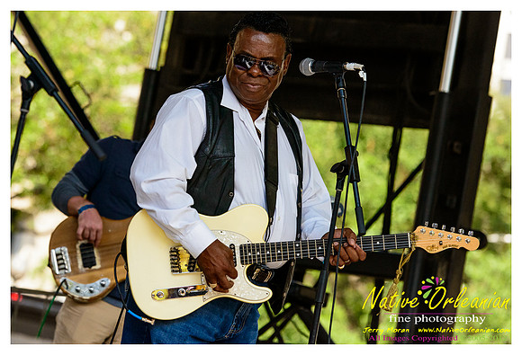 ernie_vincent_and_the_top_notes_ccbf_jm_101312_010