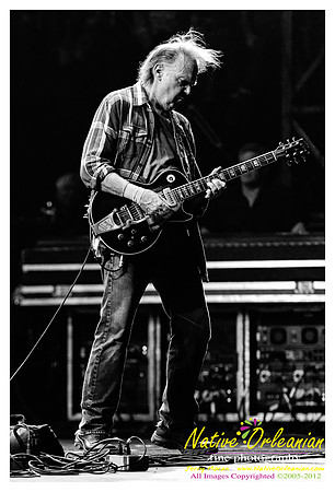 neil_young_voodoo_fest_jm_102612_009
