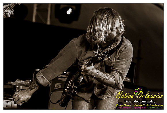 anders_osborne_voodoo_fest_jm_102712_006