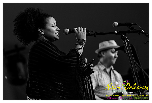 paul_sanchez_voodoo_fest_jm_102612_013