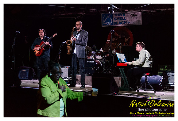 shell_beach_benefit_hw_jm_111012_015