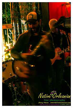 the_tangle_circle_bar_jm_122212_012