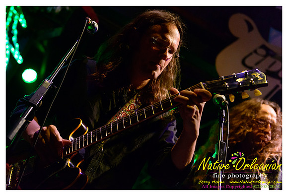 anders_osborne_tipitinas_xmas_jm_120812_015