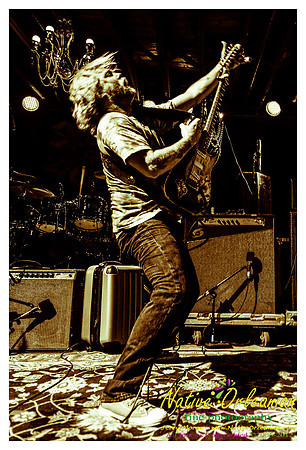 anders_osborne_tips_xmas2_jm_120912_004
