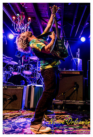 anders_osborne_tips_xmas2_jm_120912_005