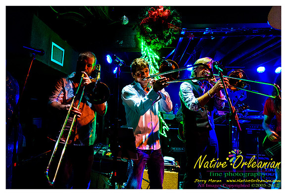 anders_osborne_tips_xmas2_jm_120912_017