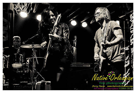 anders_osborne_tips_xmas2_jm_120912_018