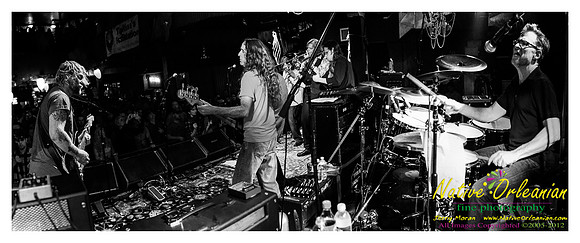 anders_osborne_tips_xmas2_jm_120912_021
