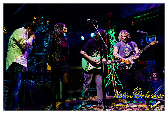 anders_osborne_tips_xmas2_jm_120912_027