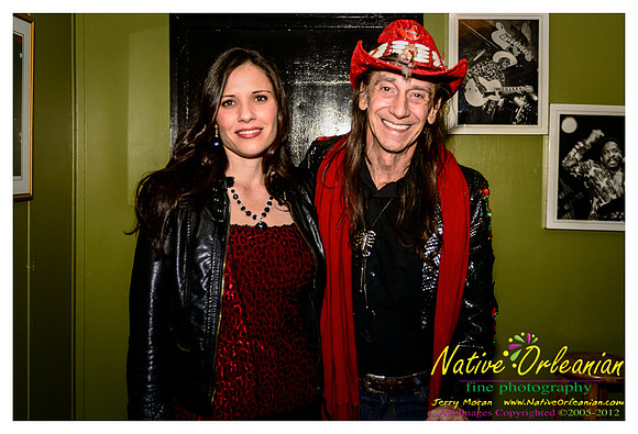 anders_osborne_tips_xmas2_jm_120912_030
