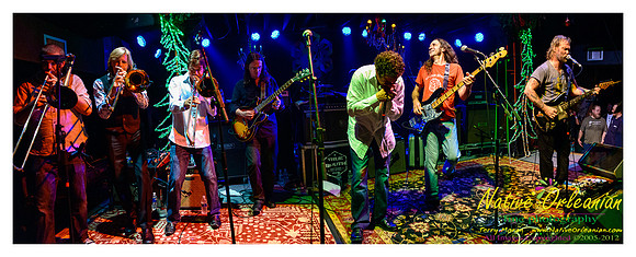 anders_osborne_tips_xmas2_jm_121012_031