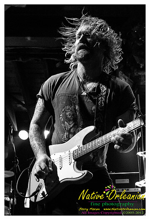 anders_osborne_tips_xmas2_jm_120912_045