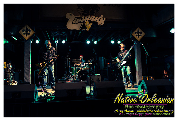 alvin_youngblood_hart_tipitinas_jm_053114_003