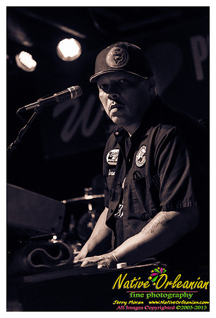 the_nevilles_tipitinas_jm_012613_009