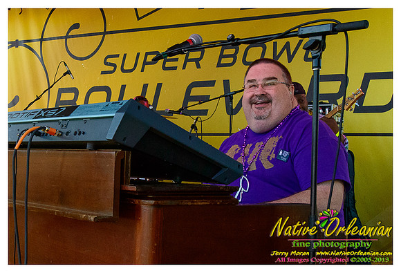 papa_gros_funk_super_bowl_jm_020313_006