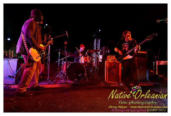 alvin_youngblood_hart_tbois_blues_fest_jm_040513_006