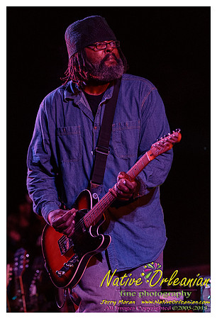 alvin_youngblood_hart_tbois_blues_fest_jm_040513_014