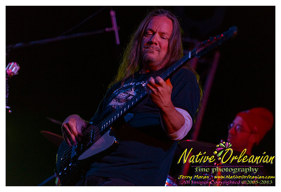 alvin_youngblood_hart_tbois_blues_fest_jm_040513_016