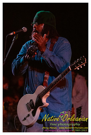 alvin_youngblood_hart_tbois_blues_fest_jm_040513_018