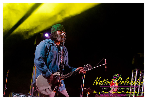 alvin_youngblood_hart_tbois_blues_fest_jm_040513_021