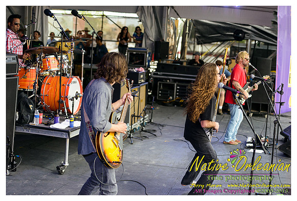 anders_osborne_jazz_fest_jm_042613_006