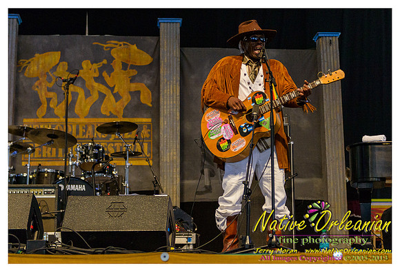 brushy_one_string_jazz_fest_jm_050513_001