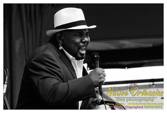 aaron_neville_jazz_fest_jm_050513_001
