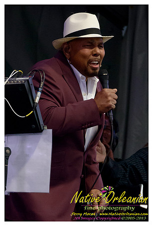 aaron_neville_jazz_fest_jm_050513_002