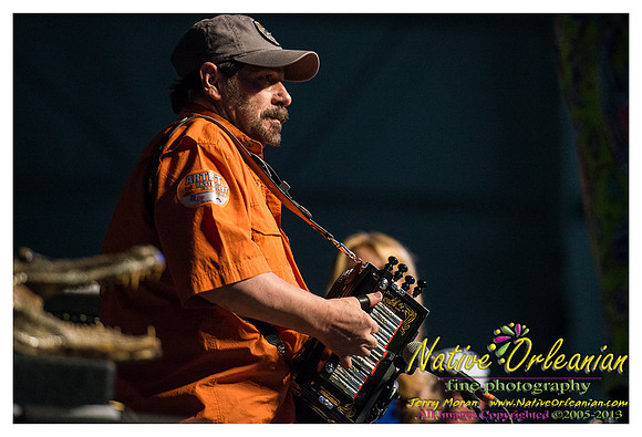 tab_benoit_jazz_fest_jm_050313_022