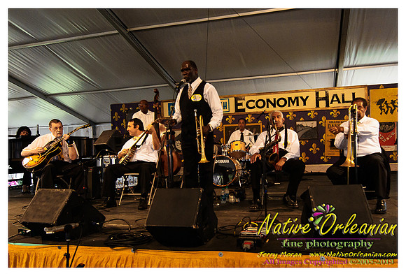 greg_stafford_and_the_jazz_hounds_jazz_fest_jm_042813_001
