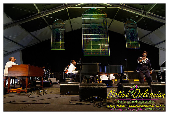 irma_thomas_gospel_tent_jazz_fest_jm_050313_006