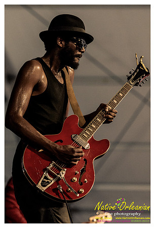 gary_clark_jr_jazz_fest__jm_042912_007