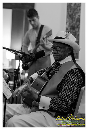 little_freddie_king_living _room_studio_jm_052014_011