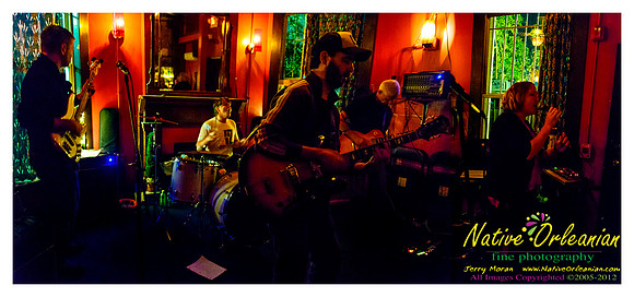 the_tangle_circle_bar_jm_122212_001