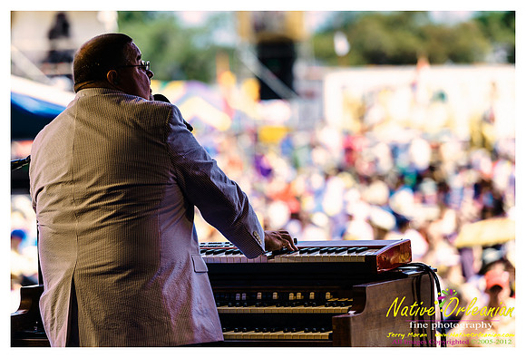 papa_grows_funk_jazz_fest_jm_042912_012