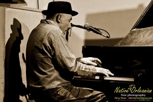 I caught a great show with Johnny Sansone over at Snug Harbor right before Mardi Gras a couple weeks ago,  really fillled up that room with his powerful harp playing, backed up by a great band including one of my favorite piano players Bob Andrews....While in Colorado with the VOW Allstars in early February, I  also had the opportunity to listen to an unmastered copy of Johnny