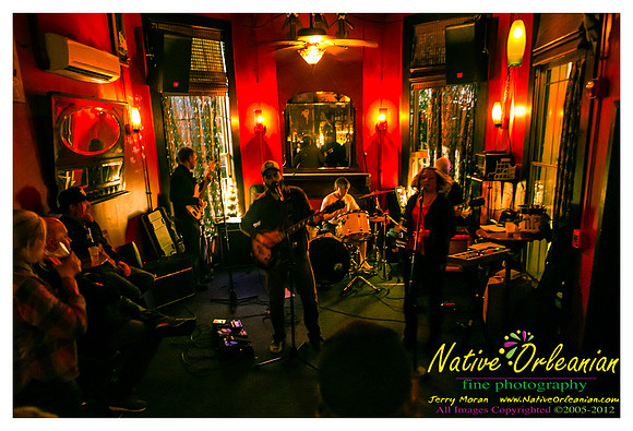 the_tangle_circle_bar_jm_122212_014