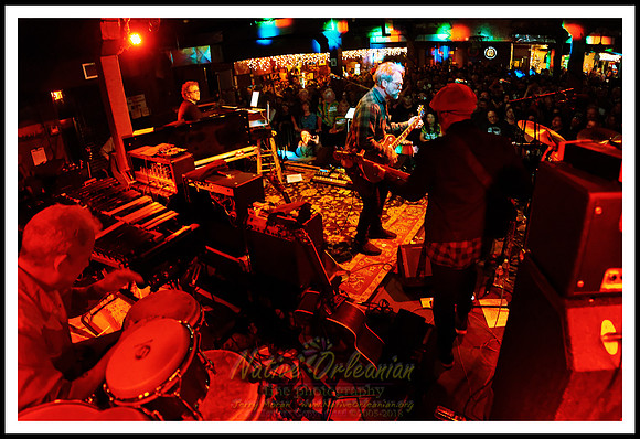 Anders_Osborne_7th_annual_holiday_spectacular_Night_1_tipitinas_jm_121518_002