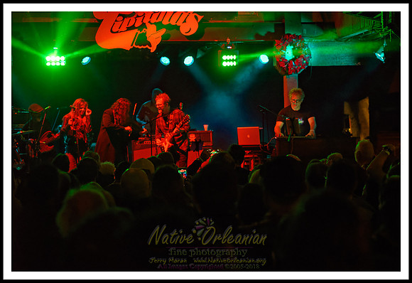 Anders_Osborne_7th_annual_holiday_spectacular_Night_1_tipitinas_jm_121518_012