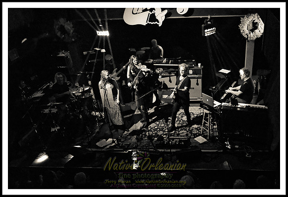 Anders_Osborne_7th_annual_holiday_spectacular_Night_1_tipitinas_jm_121518_028
