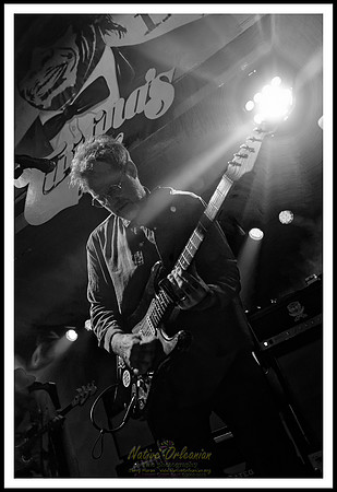 Anders_Osborne_7th_annual_holiday_spectacular_Night_2_tipitinas_jm_121618_001