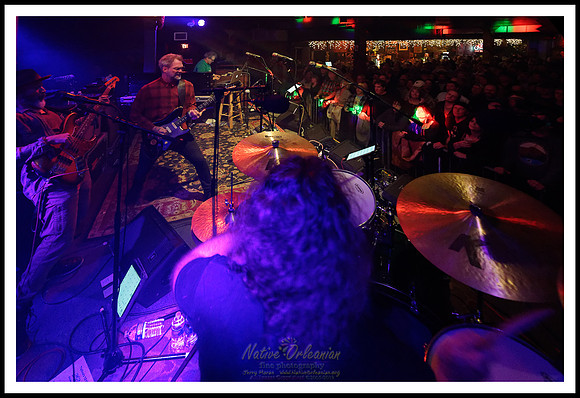 Anders_Osborne_7th_annual_holiday_spectacular_Night_2_tipitinas_jm_121618_004