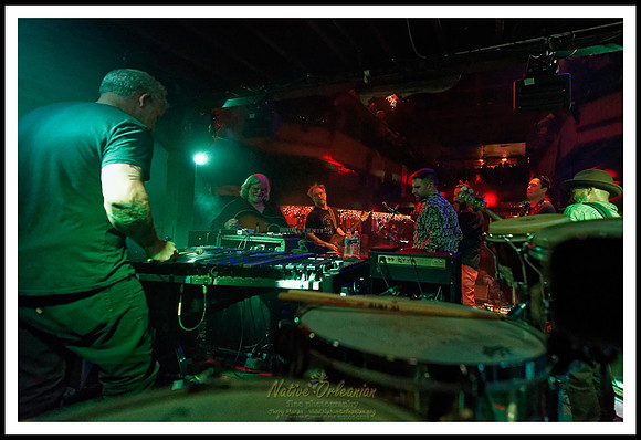 Anders_Osborne_7th_annual_holiday_spectacular_Night_2_tipitinas_jm_121618_026